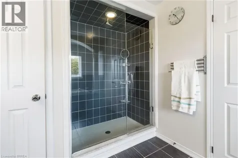14 Turnbull Drive Brantford ON N3T 0K4