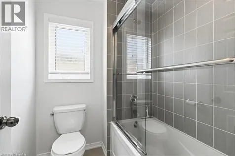 14 Turnbull Drive Brantford ON N3T 0K4