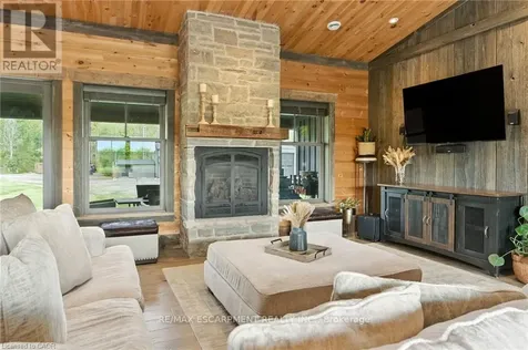 437 6th Concession Road East Hamilton ON L8B 1A3