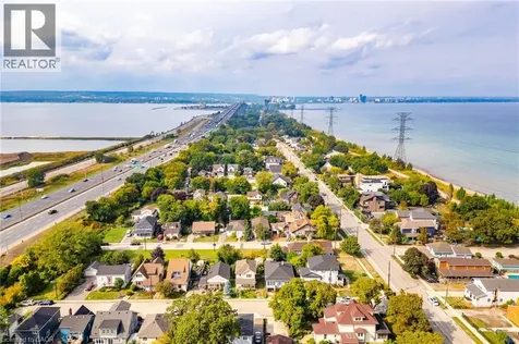 11 Knapmans Drive Hamilton ON L8H 7E8