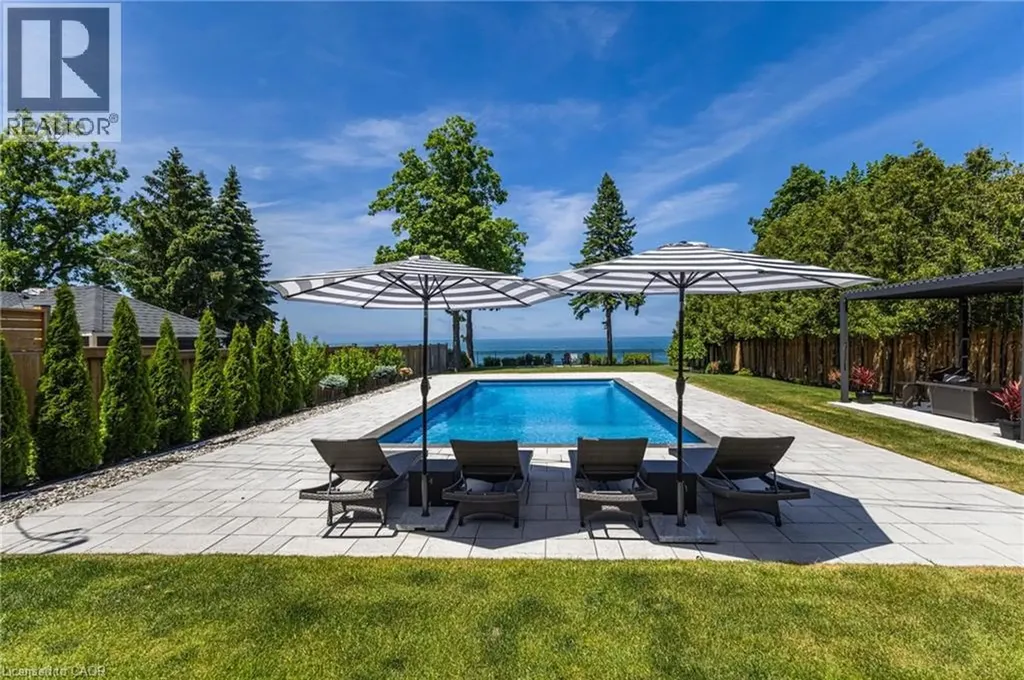 7 Campview Road Stoney Creek ON L8E 5E2
