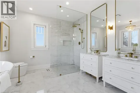 7 Campview Road Stoney Creek ON L8E 5E2