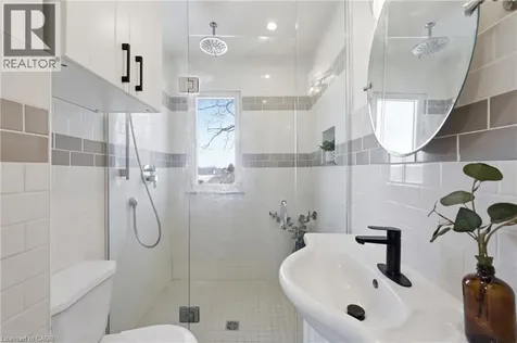74 Freelton Road Hamilton ON L8B 0Z3