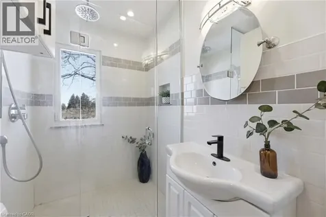 74 Freelton Road Hamilton ON L8B 0Z3