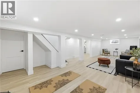 74 Freelton Road Hamilton ON L8B 0Z3