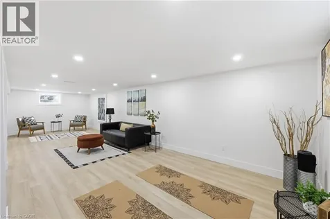 74 Freelton Road Hamilton ON L8B 0Z3