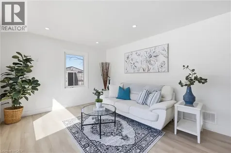 74 Freelton Road Hamilton ON L8B 0Z3