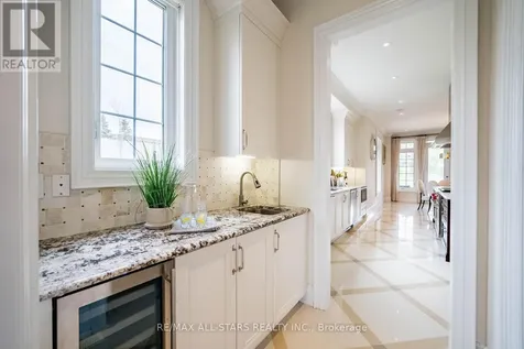 37 Country Club Crescent Uxbridge ON L9P 0B8