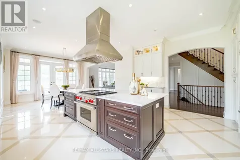 37 Country Club Crescent Uxbridge ON L9P 0B8