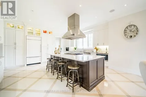 37 Country Club Crescent Uxbridge ON L9P 0B8
