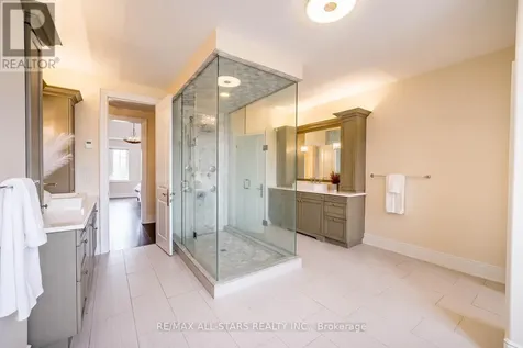 37 Country Club Crescent Uxbridge ON L9P 0B8