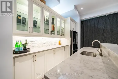 37 Country Club Crescent Uxbridge ON L9P 0B8