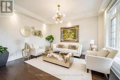 37 Country Club Crescent Uxbridge ON L9P 0B8