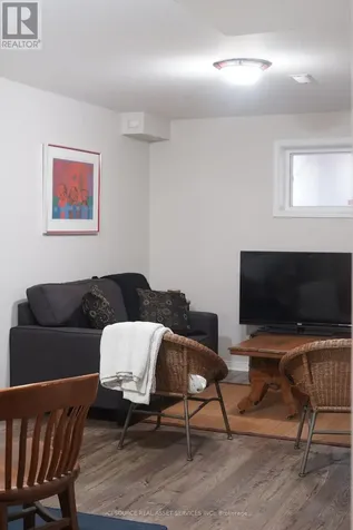 11 Great Oak Private Ottawa ON K1G 6P7