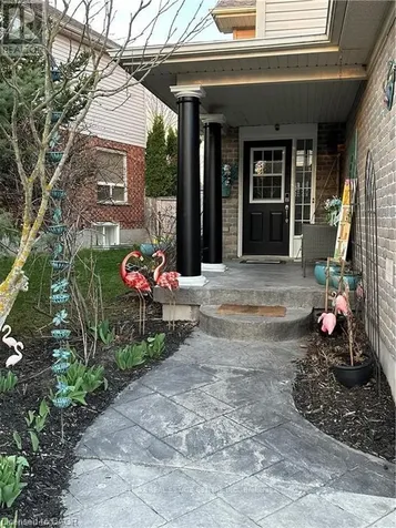15 Gees Way Cambridge ON N3C 4M5