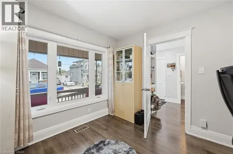 46 Mayflower Avenue Hamilton ON L8L 2K4
