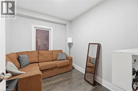 46 Mayflower Avenue Hamilton ON L8L 2K4