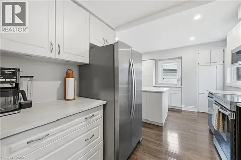 46 Mayflower Avenue Hamilton ON L8L 2K4