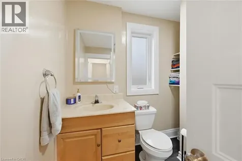 46 Mayflower Avenue Hamilton ON L8L 2K4