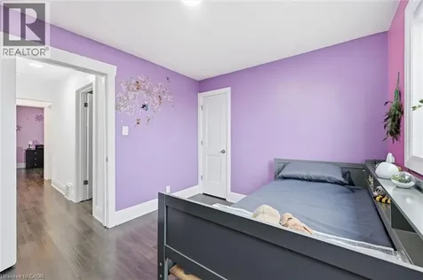46 Mayflower Avenue Hamilton ON L8L 2K4