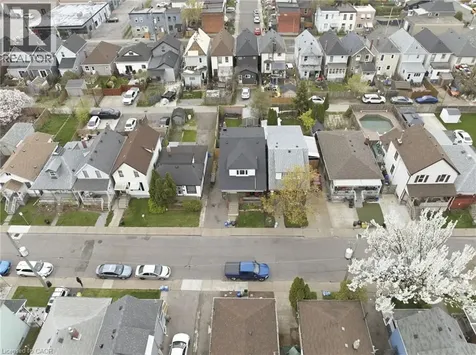 46 Mayflower Avenue Hamilton ON L8L 2K4