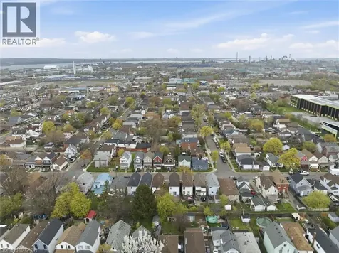 46 Mayflower Avenue Hamilton ON L8L 2K4