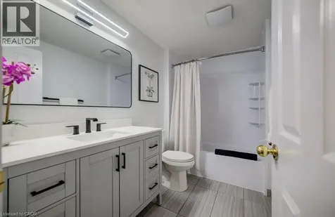 255 Highbrook Crescent Kitchener ON N2E 3P6