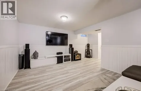 255 Highbrook Crescent Kitchener ON N2E 3P6