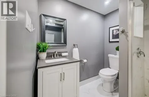 255 Highbrook Crescent Kitchener ON N2E 3P6