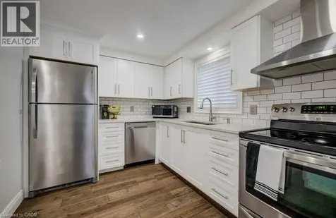 255 Highbrook Crescent Kitchener ON N2E 3P6