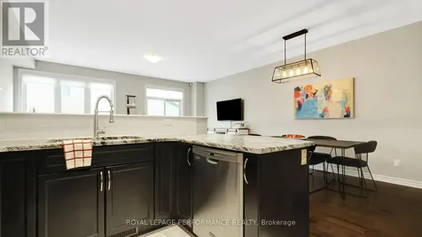 338 Alasken Drive Ottawa ON K1T 0M4
