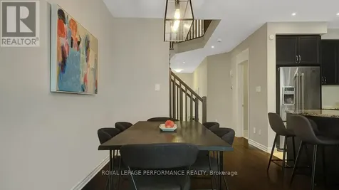 338 Alasken Drive Ottawa ON K1T 0M4