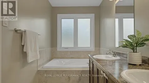 338 Alasken Drive Ottawa ON K1T 0M4