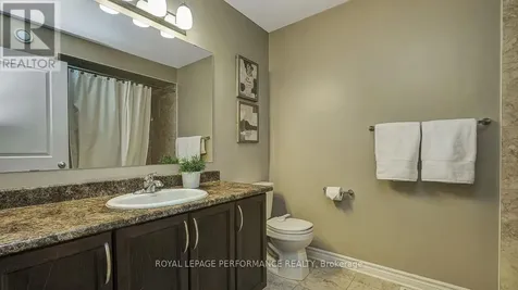 338 Alasken Drive Ottawa ON K1T 0M4