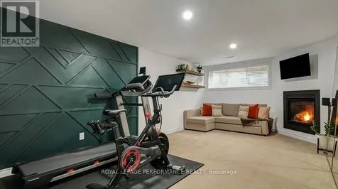 338 Alasken Drive Ottawa ON K1T 0M4