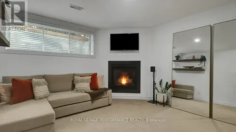 338 Alasken Drive Ottawa ON K1T 0M4