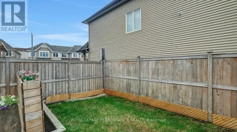 338 Alasken Drive Ottawa ON K1T 0M4