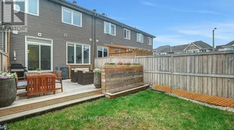 338 Alasken Drive Ottawa ON K1T 0M4