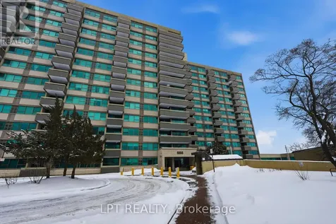 555 Brittany Drive Ottawa ON K1K 4C5