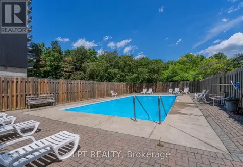 555 Brittany Drive Ottawa ON K1K 4C5