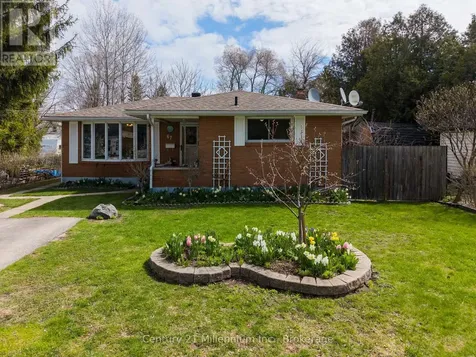 67 East Street East Collingwood ON L9Y 3W7