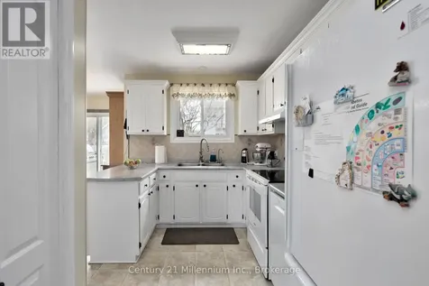 67 East Street East Collingwood ON L9Y 3W7