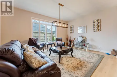 94 Pondcliffe Drive Kitchener ON N2R 0M3