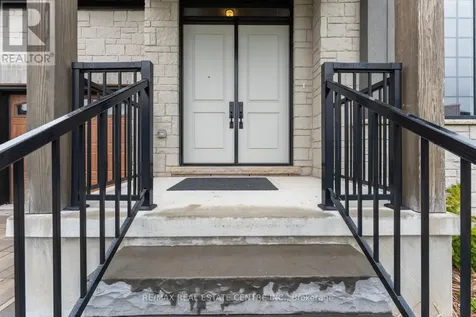 94 Pondcliffe Drive Kitchener ON N2R 0M3