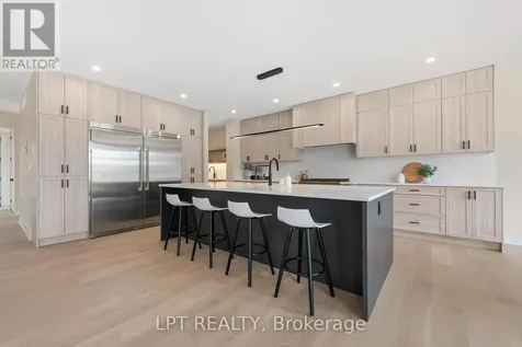 400 Ashbee Court Ottawa ON K4M 0A8