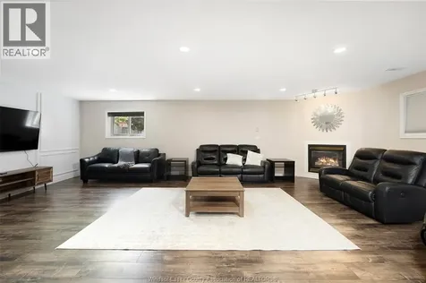 4205 Barton Crescent Windsor ON N9G 2V5