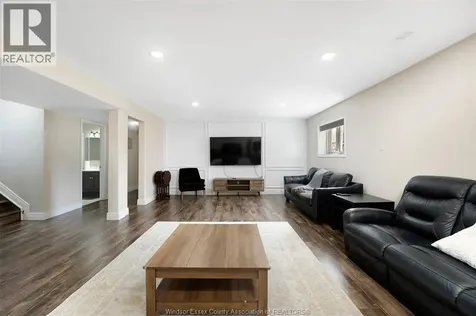 4205 Barton Crescent Windsor ON N9G 2V5