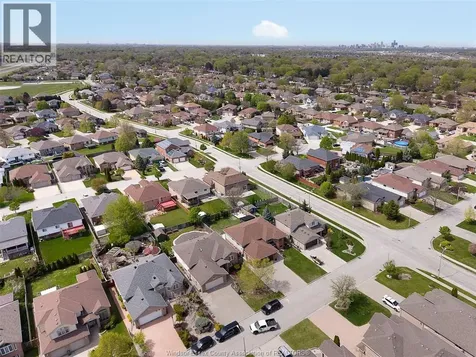4205 Barton Crescent Windsor ON N9G 2V5