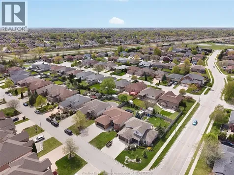 4205 Barton Crescent Windsor ON N9G 2V5
