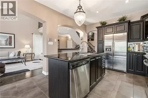 72 Mcgrath Court Dundas ON L9H 0A5